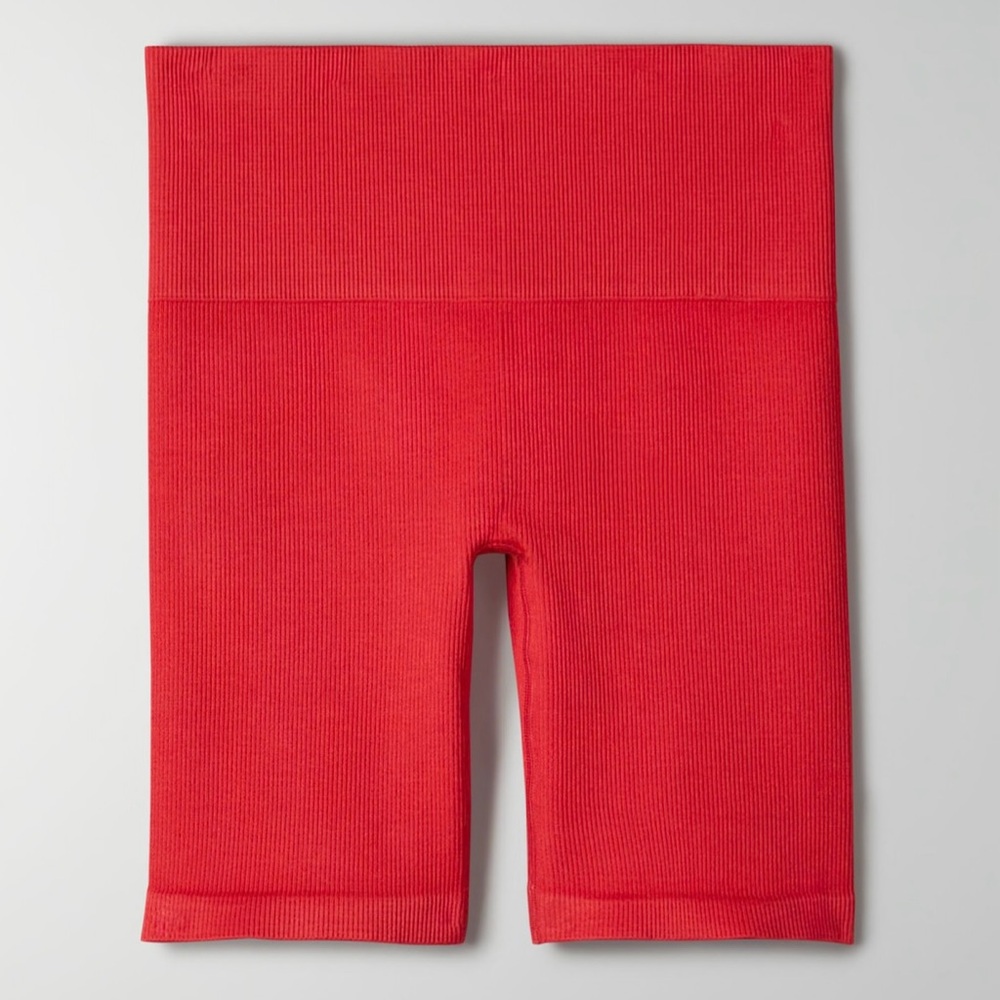 ARITZIA - TNA Atmosphere Ribbed Hi-Rise 7" Short